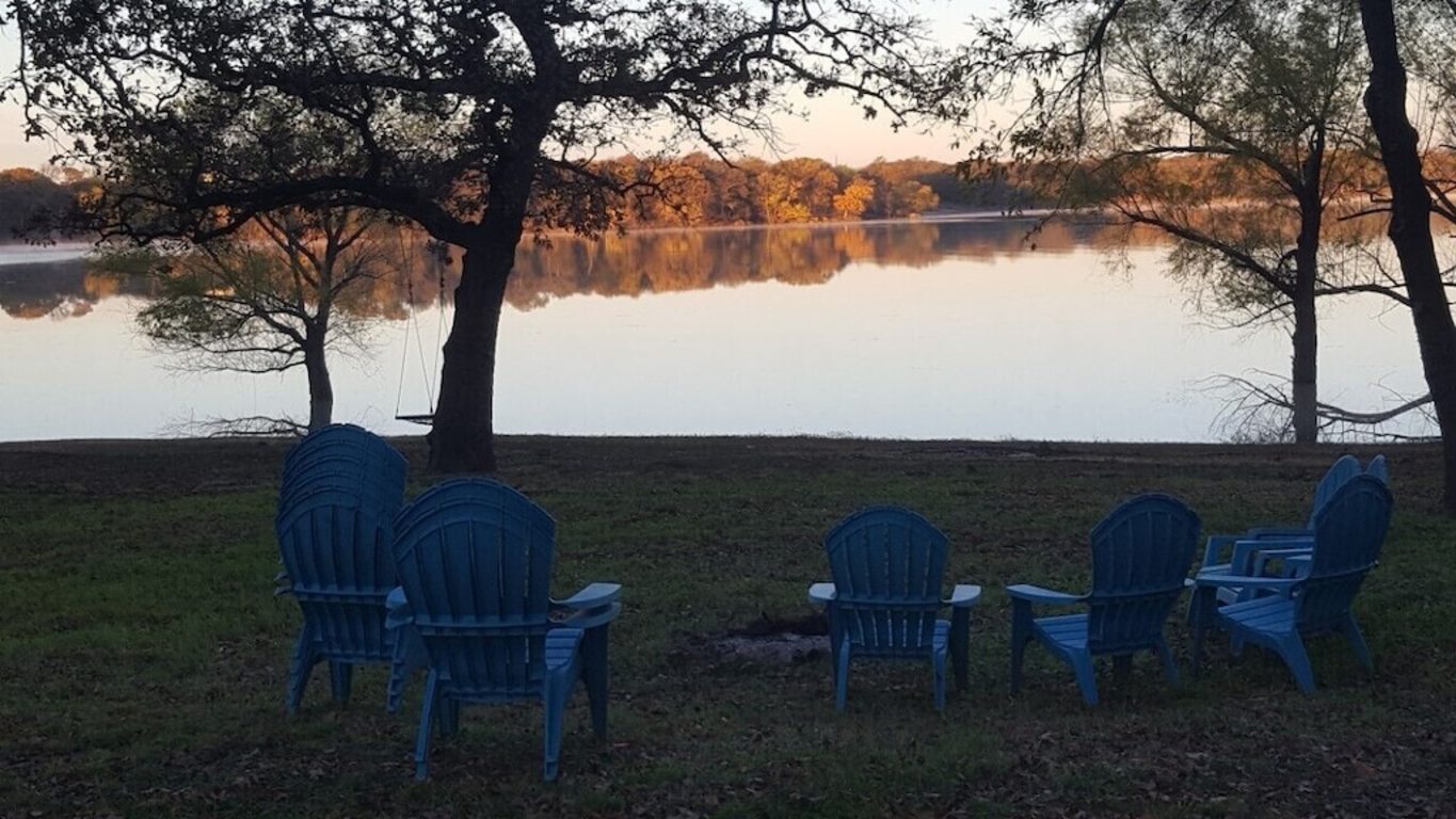 Hidden gem Lake front Lake Lewisville covered in oak trees. Pet friendly photo