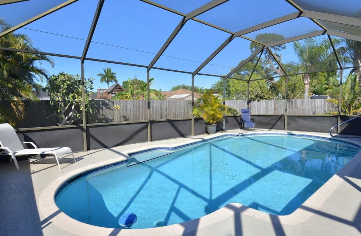 Beautiful Private Screened Pool/Patio Home, Recently Renovated and CLEAN! photo