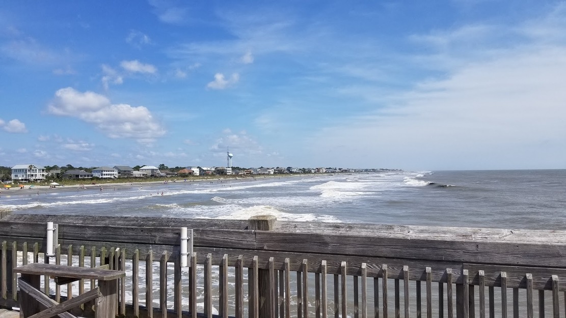View of the waves from the fishing pier