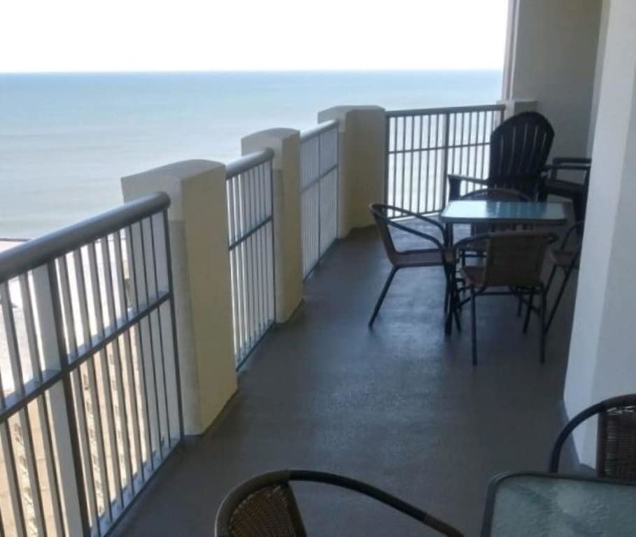 Kingston Royale Palms 22nd floor, Great Views. Free WIFI, Low rates all year photo