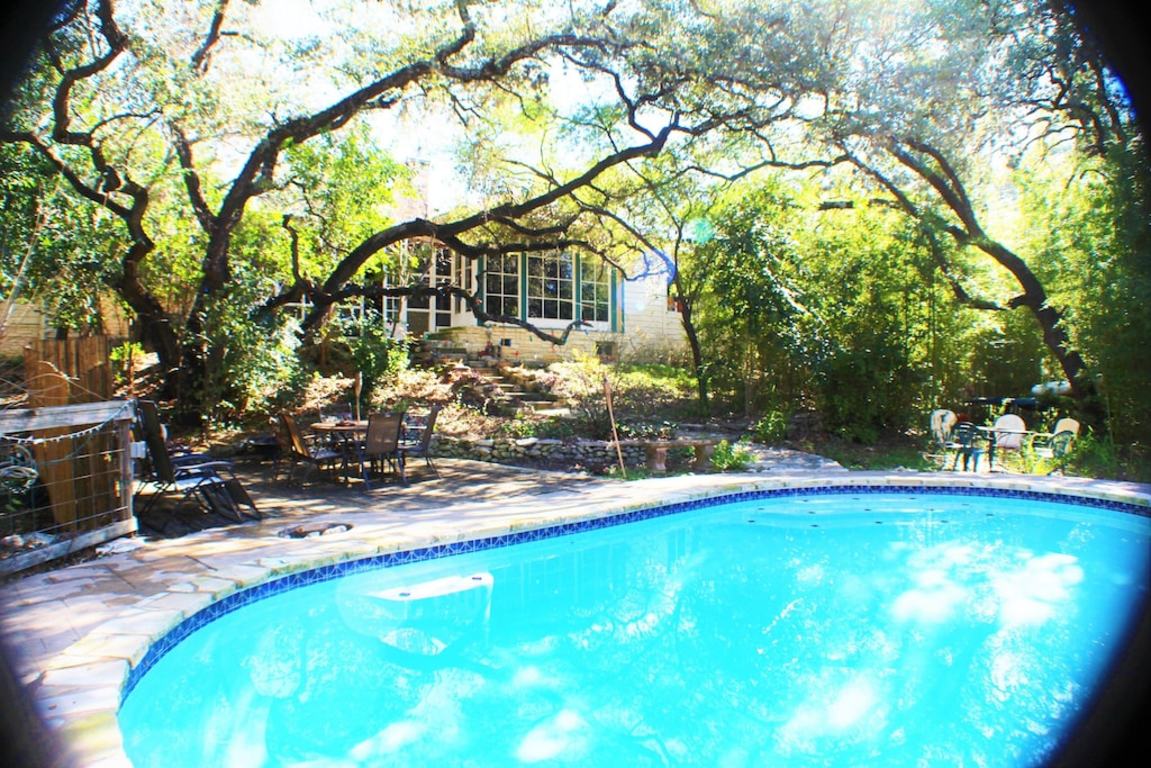 RARE SECLUDED 1940s ESTATE-CENTRAL AUSTIN GETAWAY- Safe cleaning protocols photo