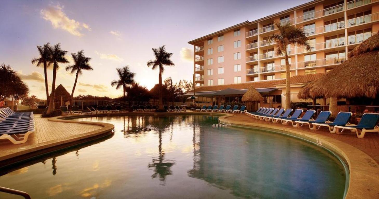 Palm Beach Shores Resort and Vacation Villas photo