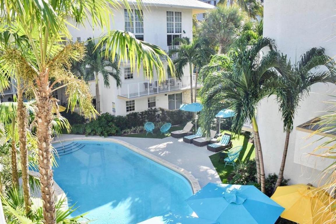 Suites at Coral Resorts photo