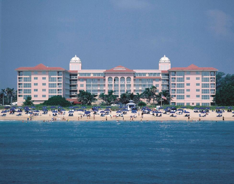 Palm Beach Shores Resort and Vacation Villas photo