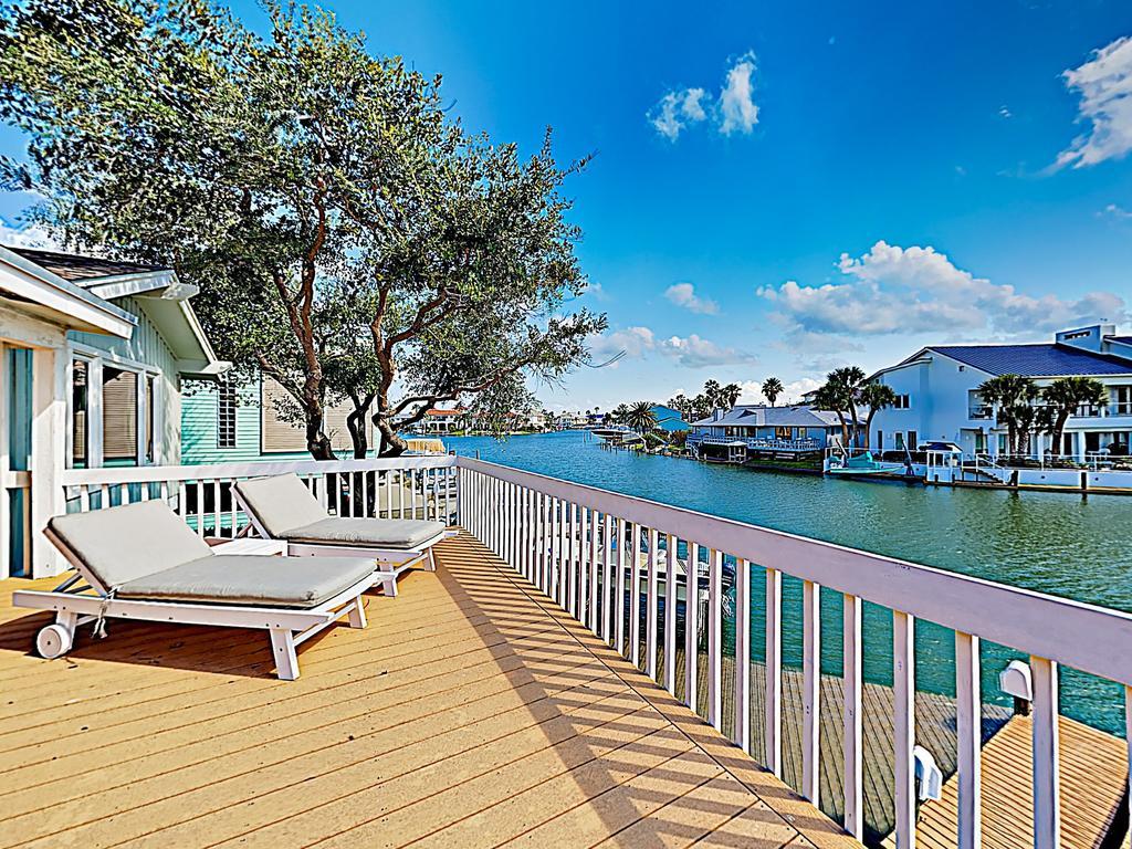 New Listing! Key Allegro Waterfront Home With Pool Home photo