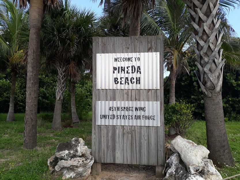 Pineda Beach Park entrance shield