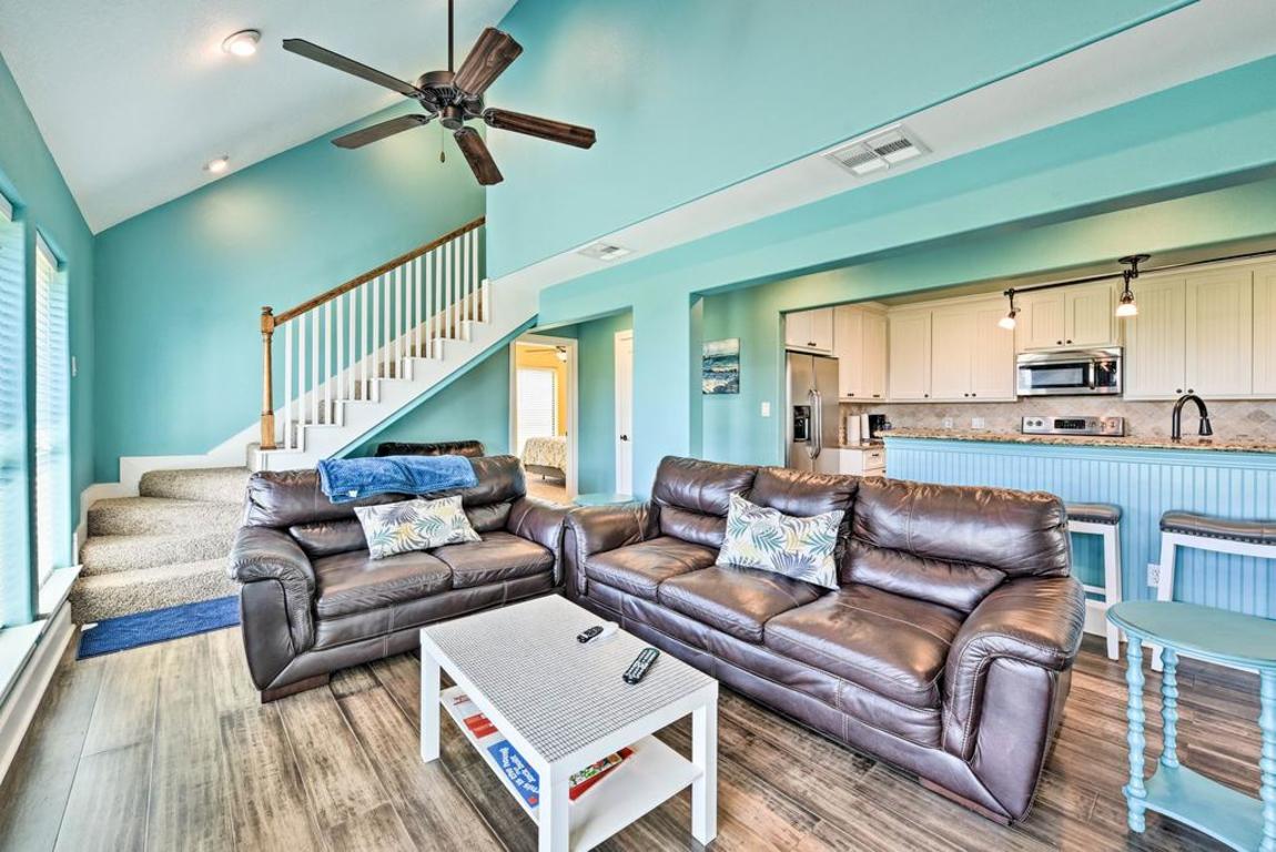 Matagorda Townhome with Deck, Views, Pool Access photo