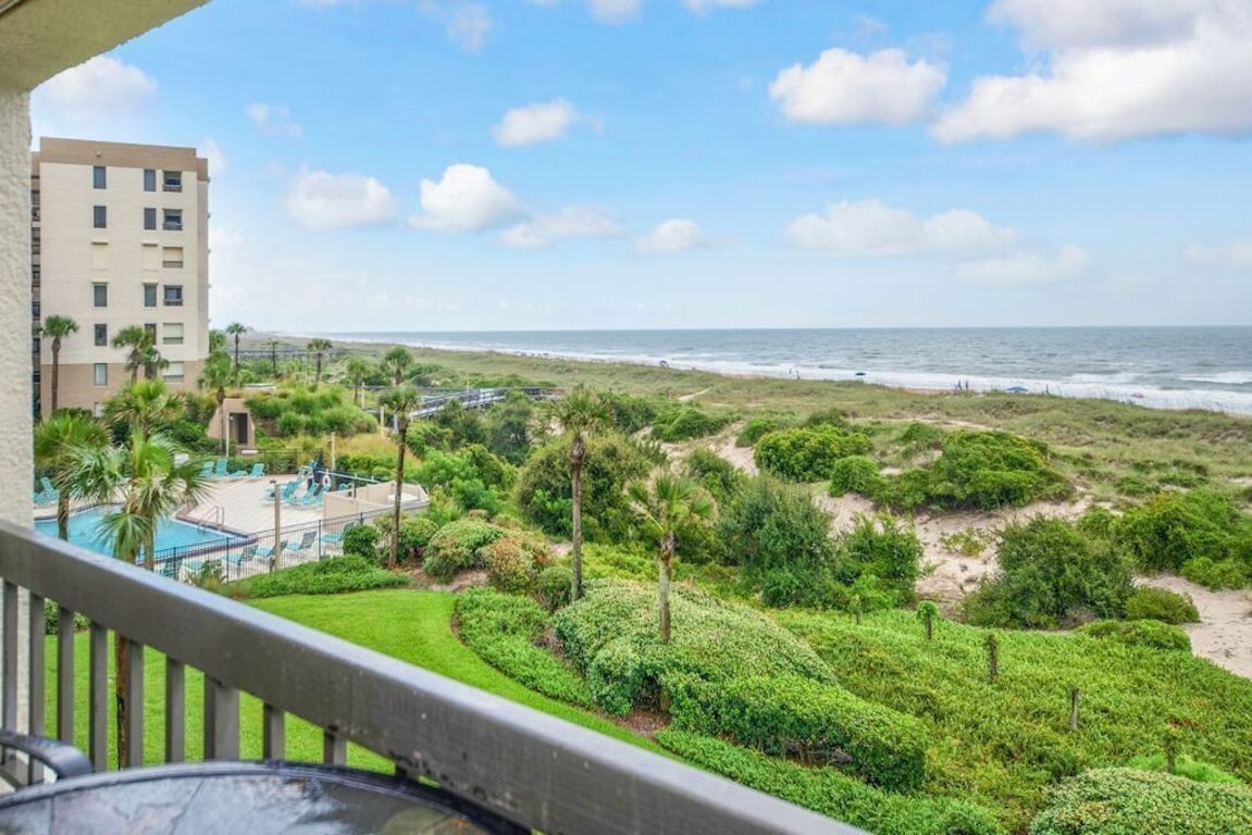 Beautiful Oceanfront Condo With Breathtaking Beach Views photo