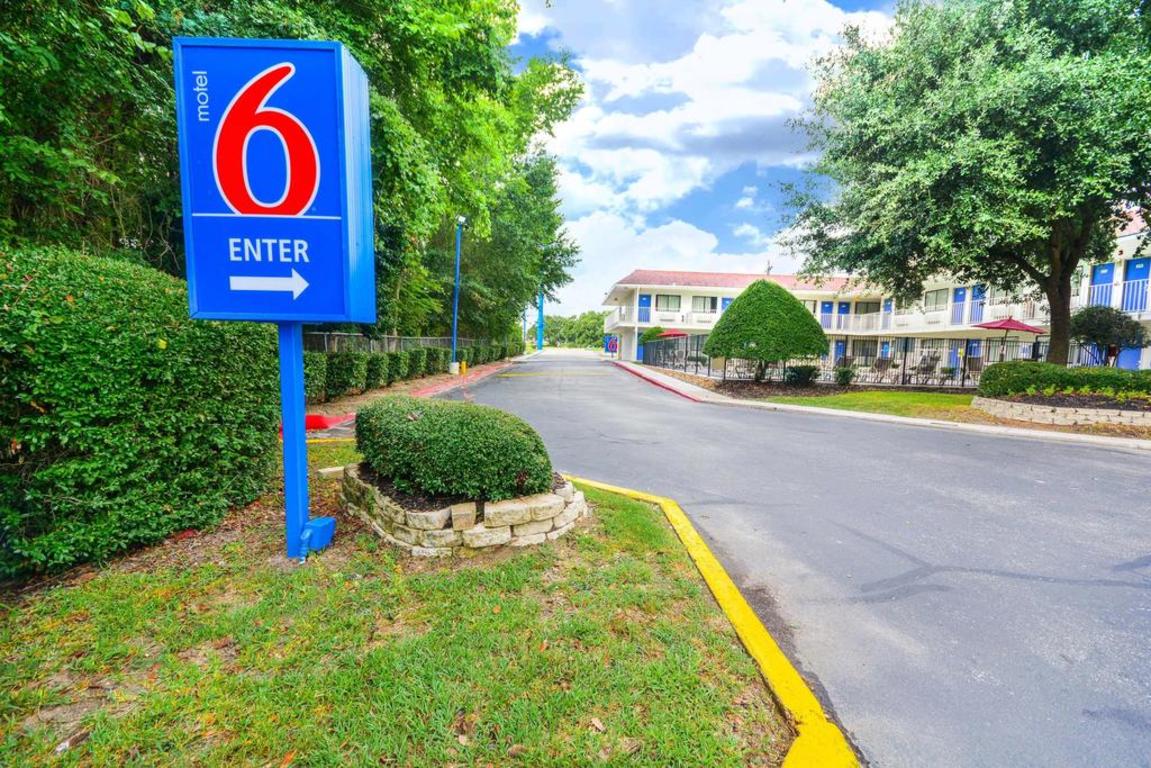 Motel 6-Huntsville, TX photo
