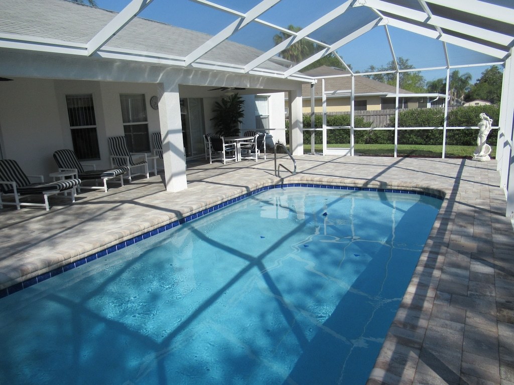 *Stunning* Peaceful Villa Heated Pool Large Sun Deck & Free Wi-Fi photo