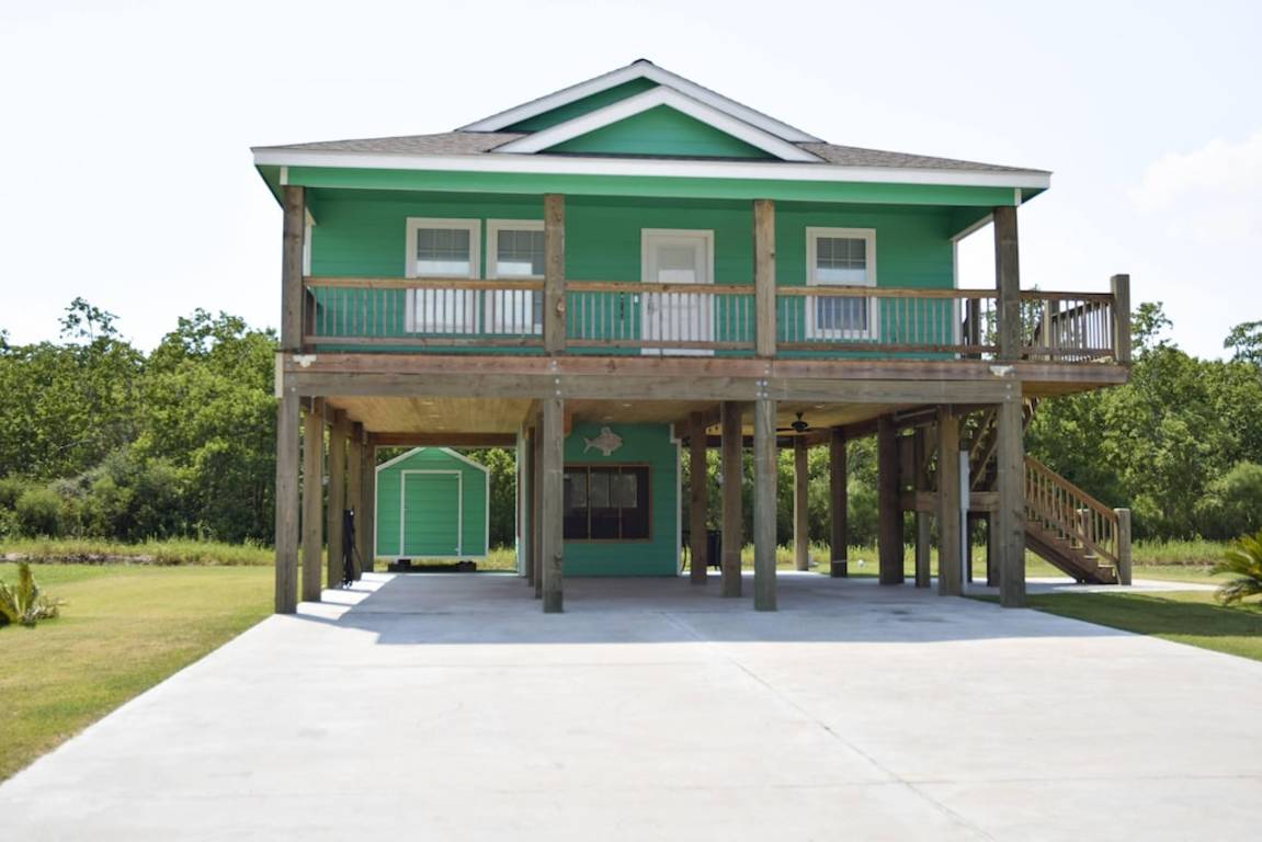 Beautiful Waterfront Home, Minutes from the Beach, Calcasieu Lake and Casinos! photo