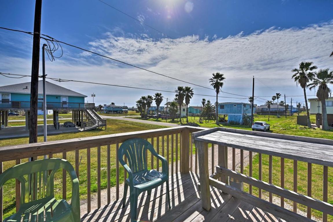 Colorful Cottage - 2 Blocks to Surfside Beach! photo
