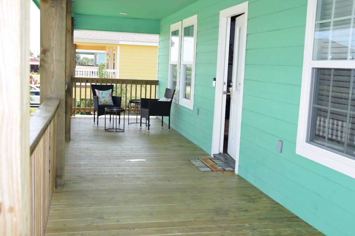 Beautiful Waterfront Home, Minutes from the Beach, Calcasieu Lake and Casinos! photo