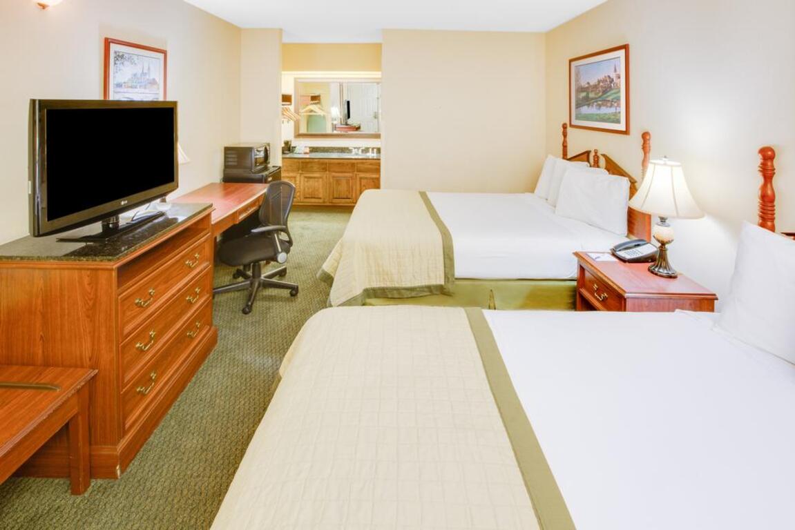 Baymont by Wyndham Ozark photo