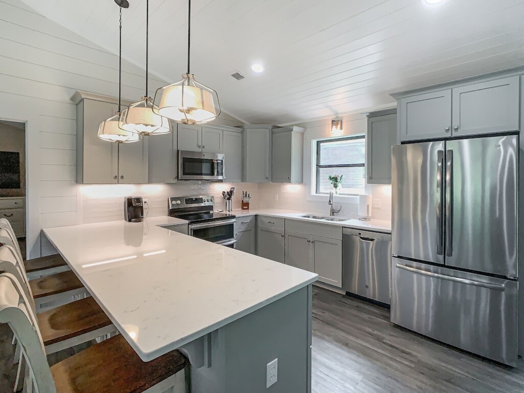 New Listing! 5 Bed 5 Bath 20 Min to UA, Flat Lot on Lake Tuscaloosa photo