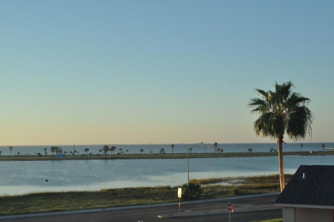 Holiday Inn Express & Suites Rockport - Bay View, an IHG hotel photo