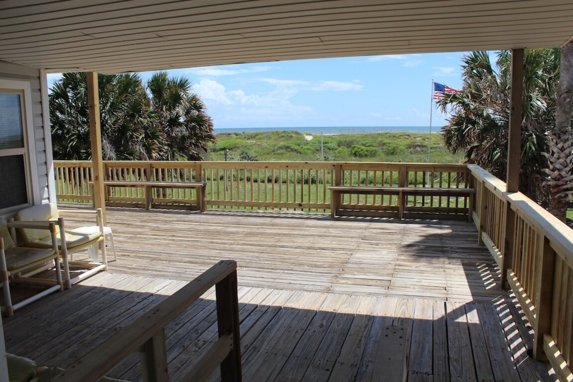 Lazy Daze - Amazing Front Row Beach House - Free Wi-Fi photo