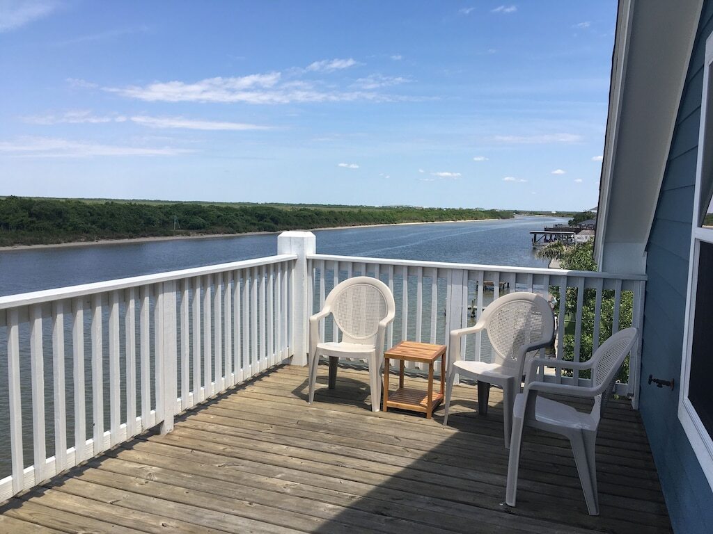 Matagorda Riverfront Retreat-WiFi, Smart TVs, ESPN, Ample Parking & 20' Lit Pier photo
