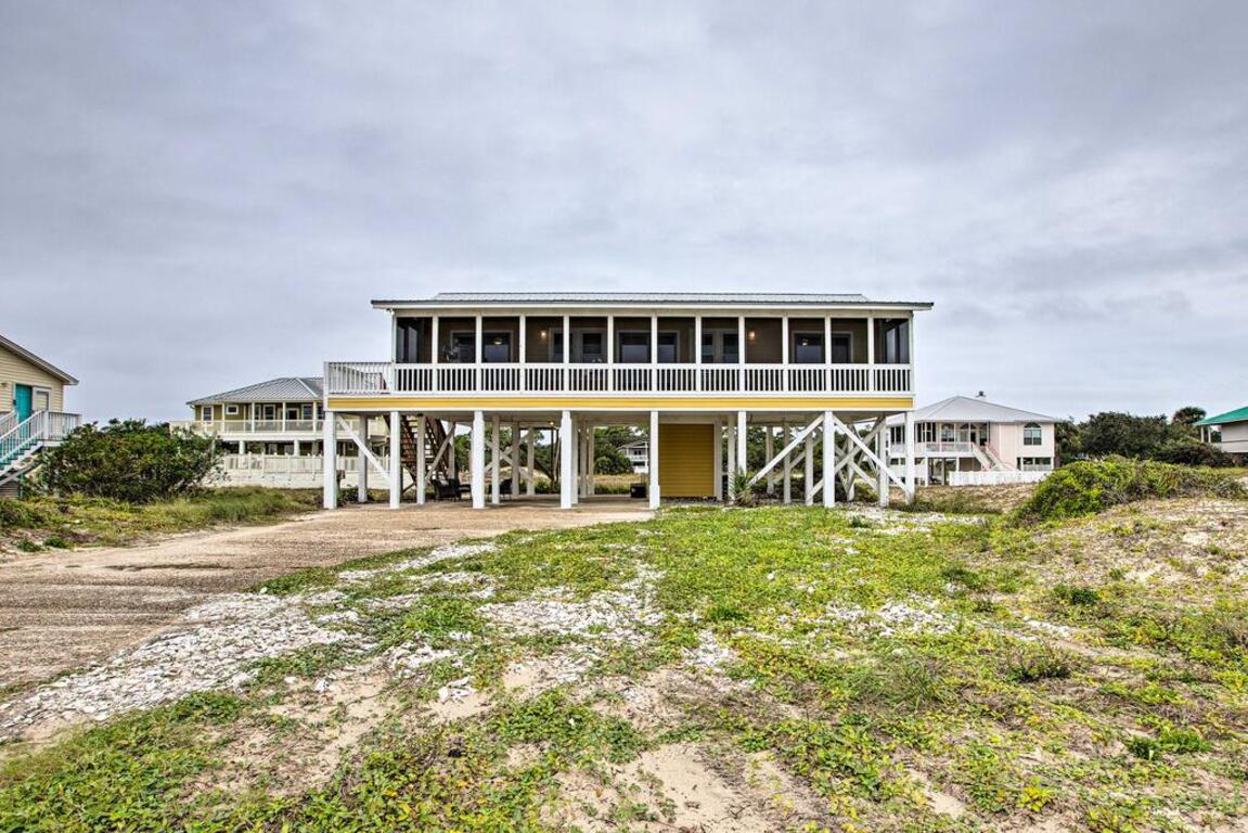 Pet-Friendly Island Getaway - Prime Location! photo
