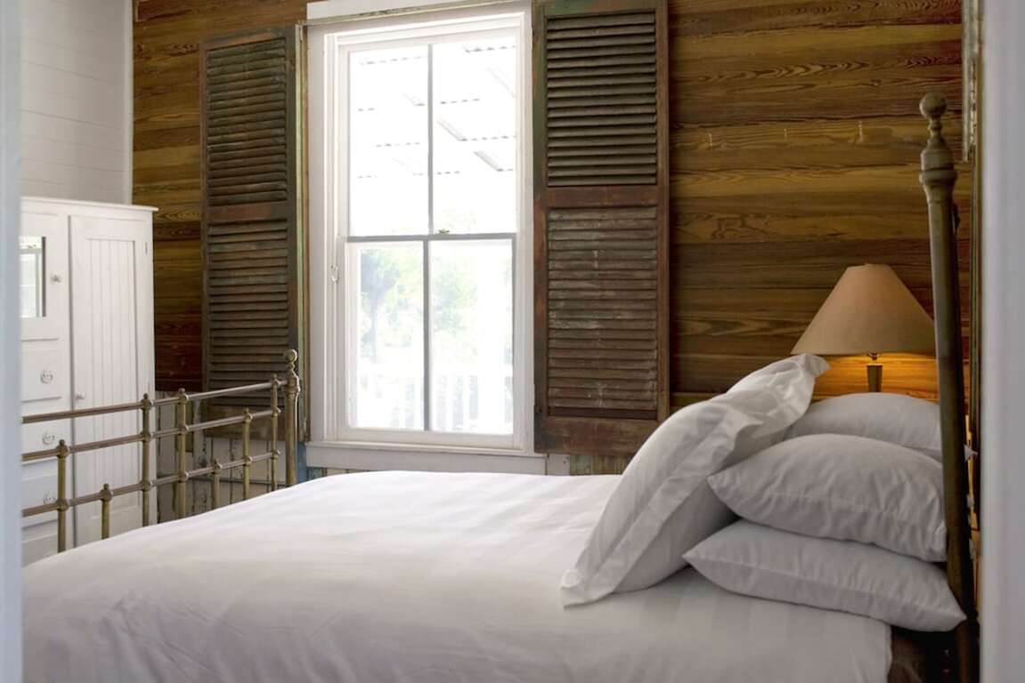 Relax on our deck! Wifi/Self Check in-out, Close walk to bars & restaurants photo