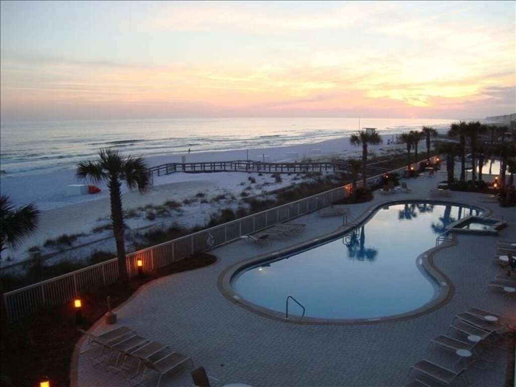 Never received less than 5 stars! Luxury 4 BR 3 BA Beachfront Condo photo
