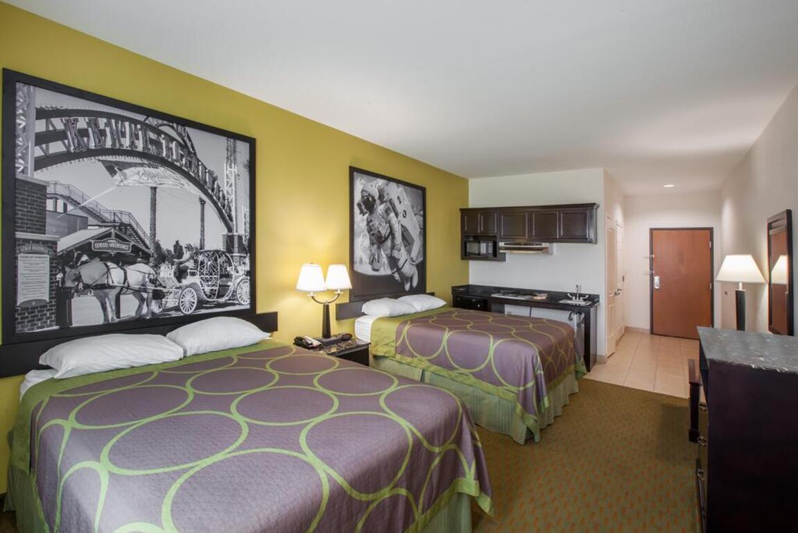 Scottish Inn and Suites photo