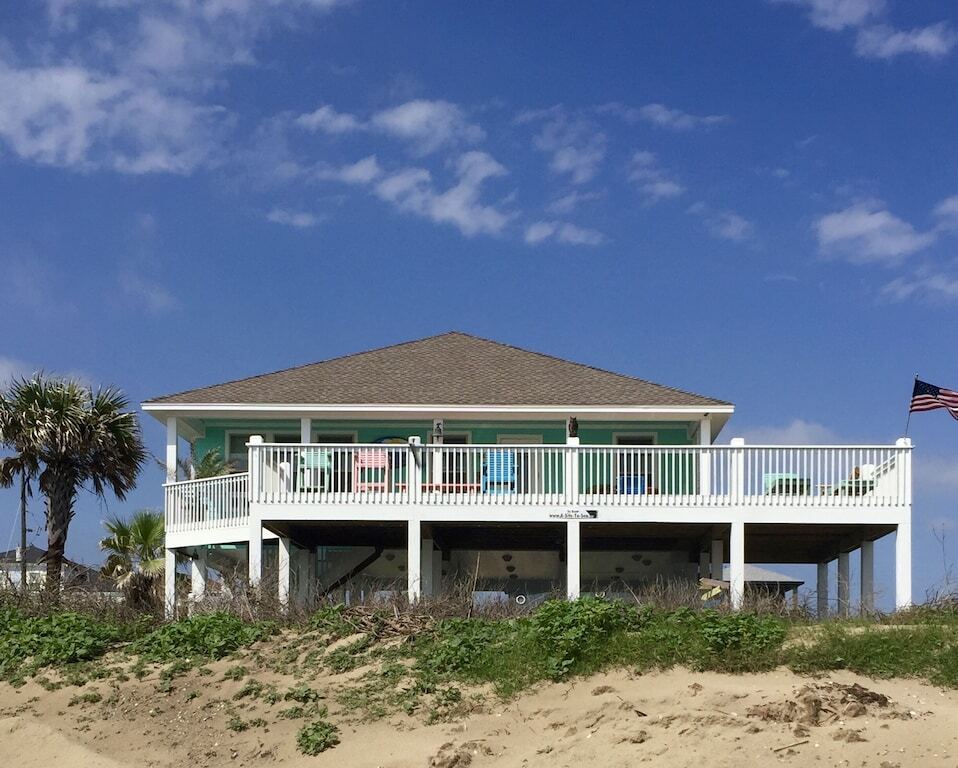 VOTED 5 STAR BEST BEACHFRONT - FIRST ROW - RESORT photo