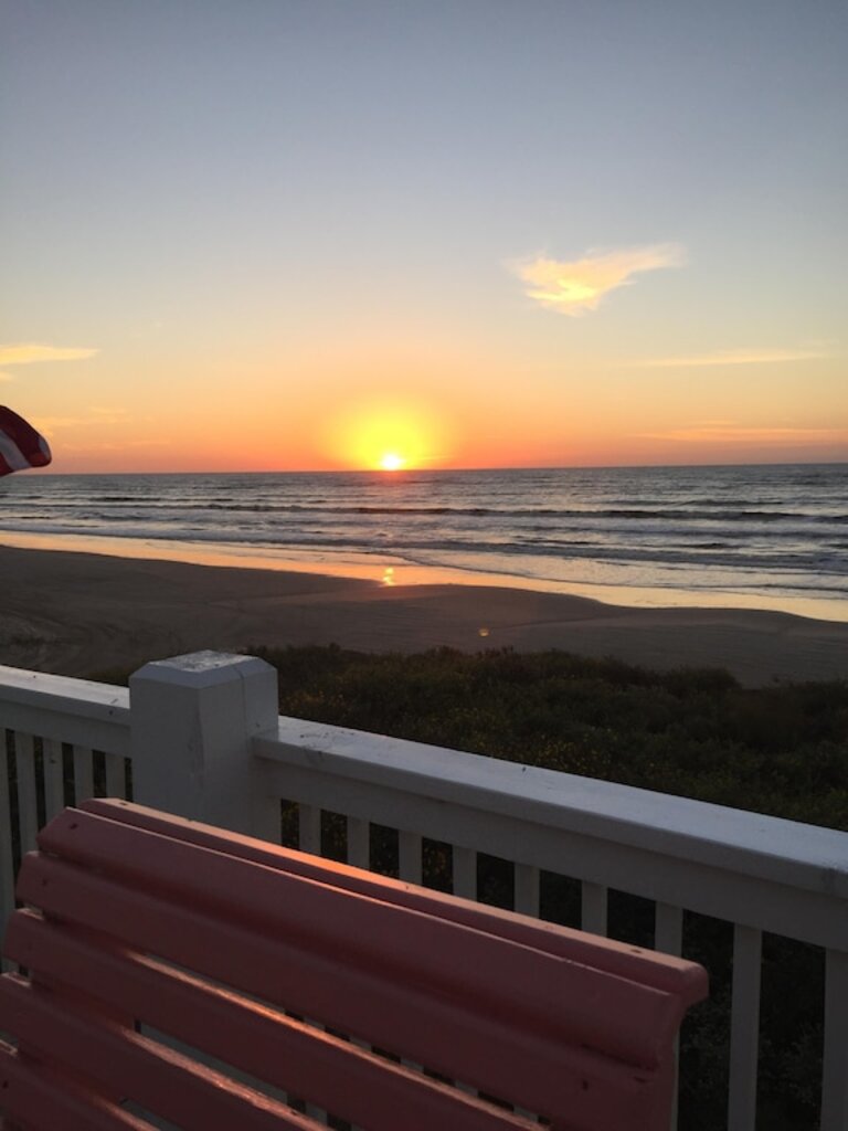 VOTED 5 STAR BEST BEACHFRONT - FIRST ROW - RESORT photo