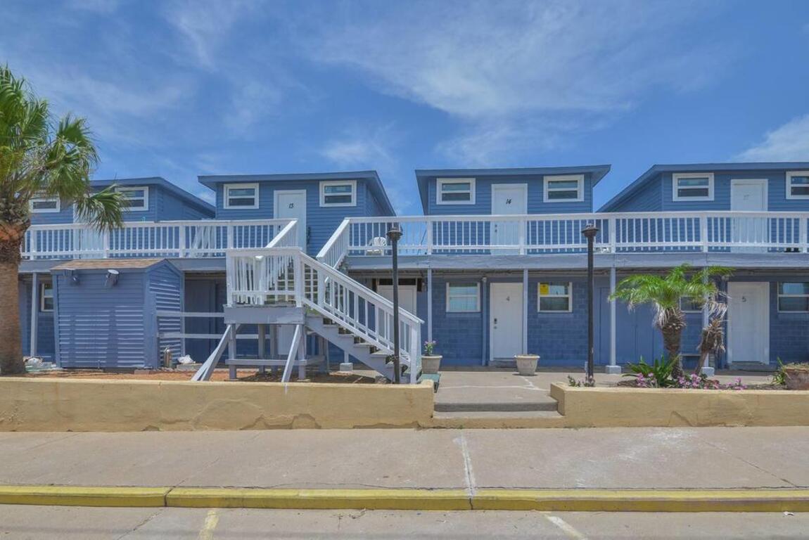 Coastal Cottage 4, Across Street from Beach photo
