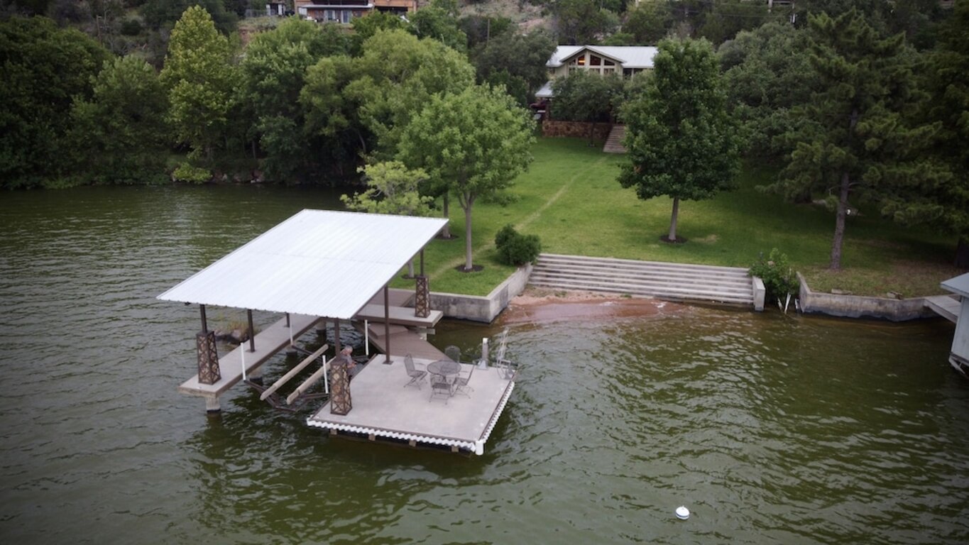 Still planning to shelter most of 2021 also? Need a break? photo