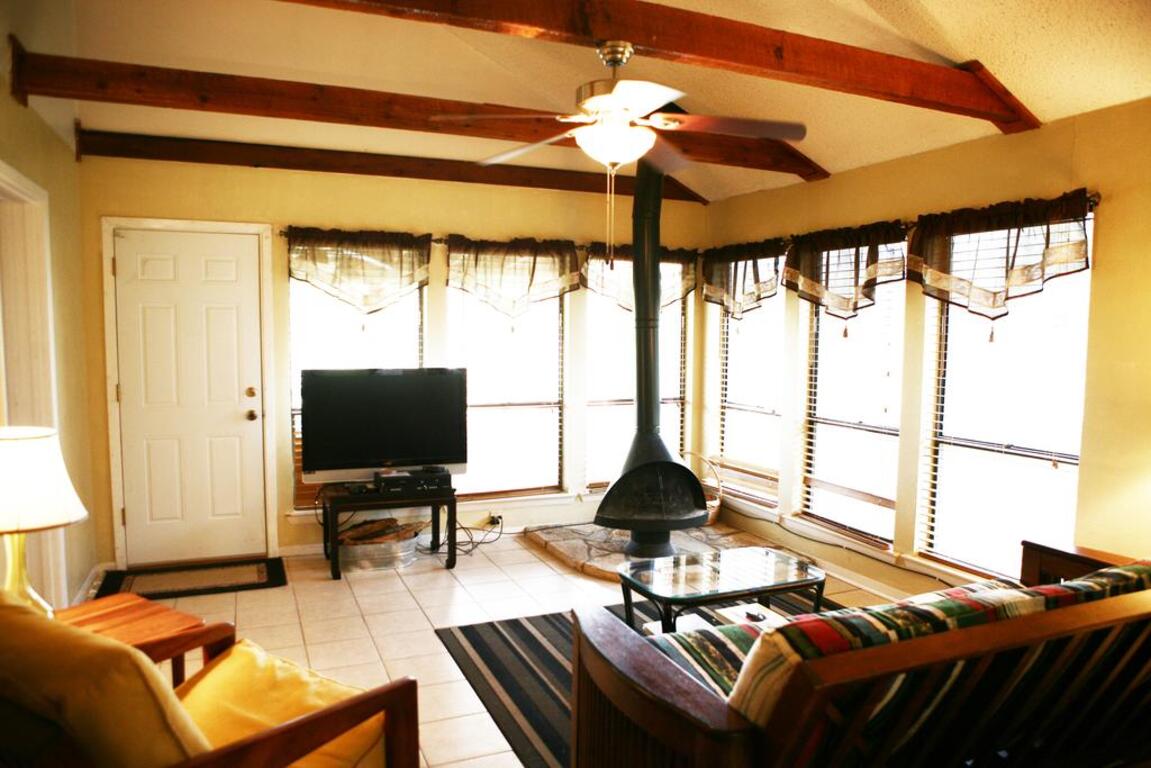 Creekside Country Cabin photo