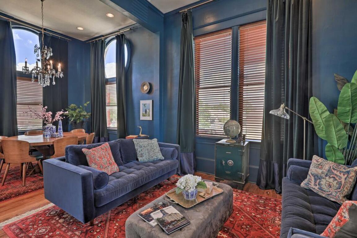 Chic Historic Granbury Apt Seen on Cash Pad! photo