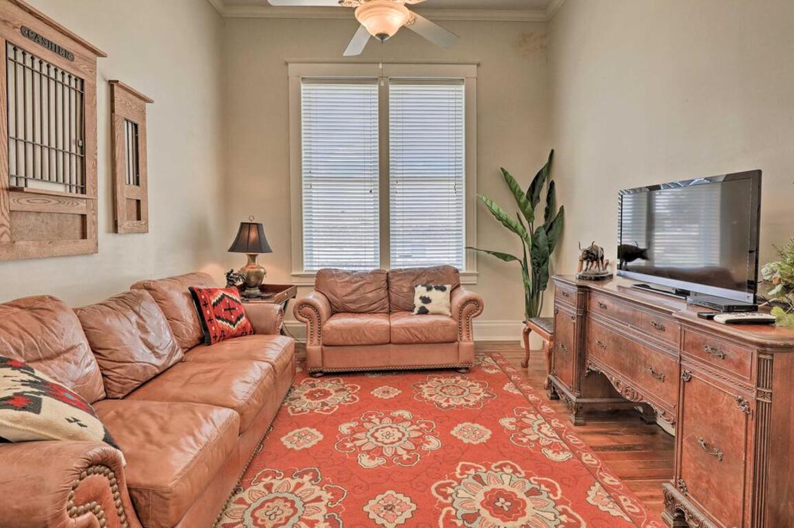 Chic Historic Granbury Apt Seen on Cash Pad! photo