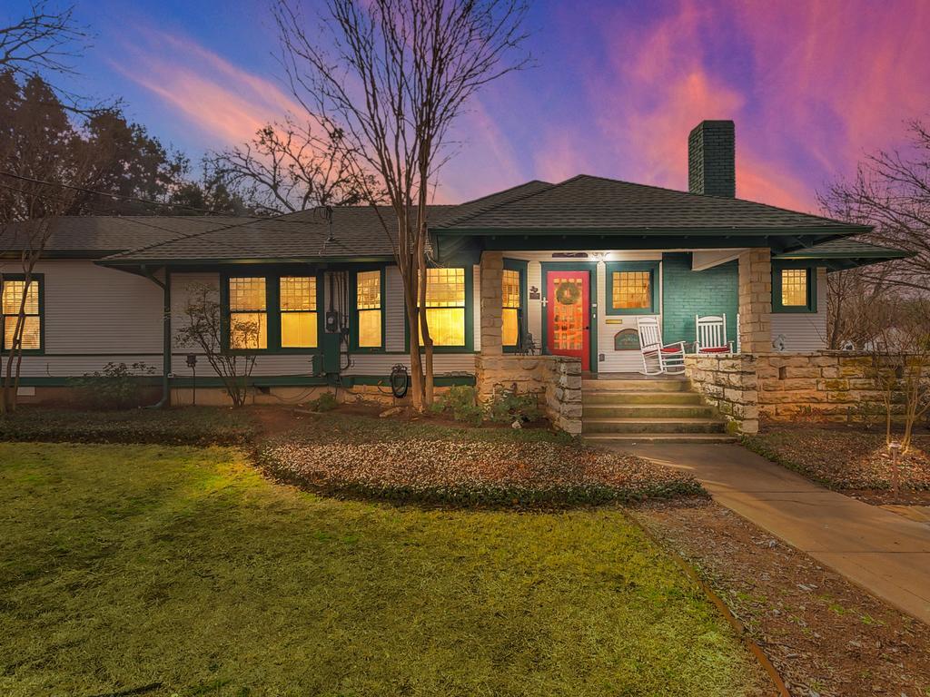 Granbury Gardens Bed and Breakfast photo