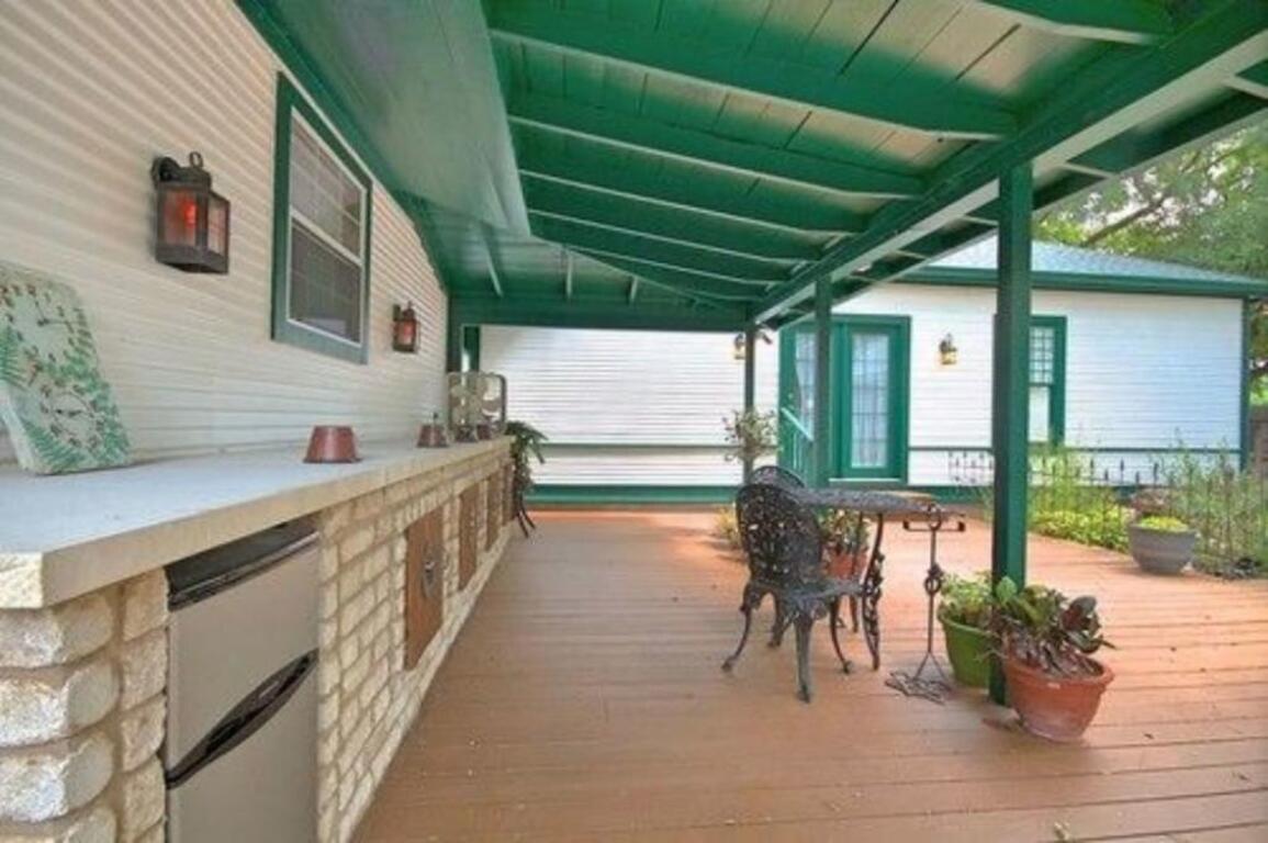 Granbury Gardens Bed and Breakfast photo