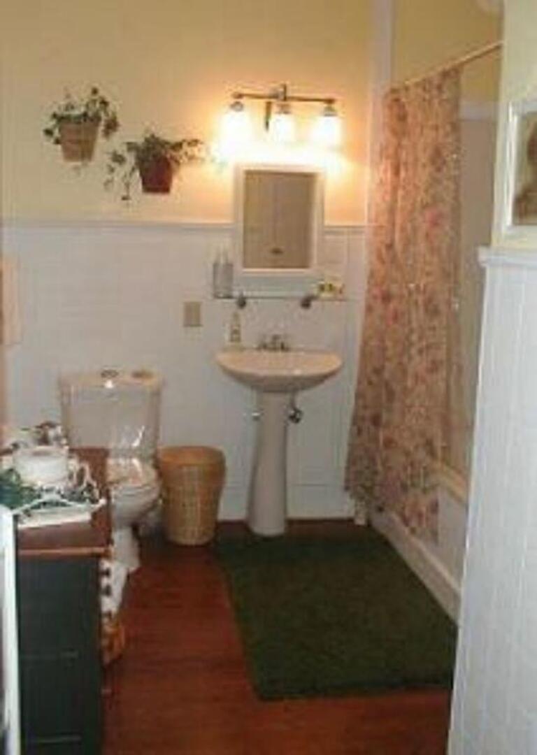 Granbury Gardens Bed and Breakfast photo