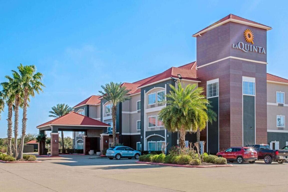 La Quinta by Wyndham Winnie photo