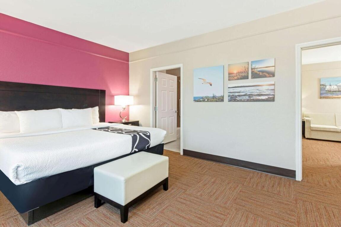 La Quinta by Wyndham Winnie photo