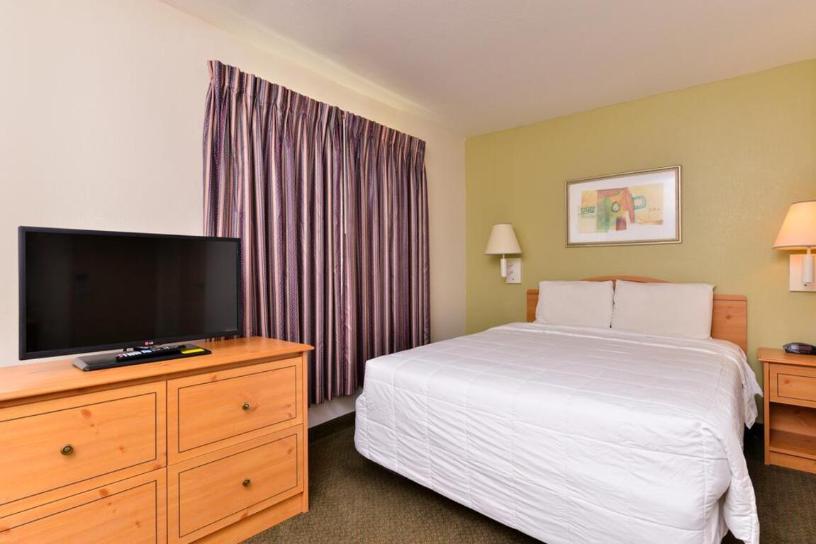 Americas Best Value Inn & Suites-Winnie photo