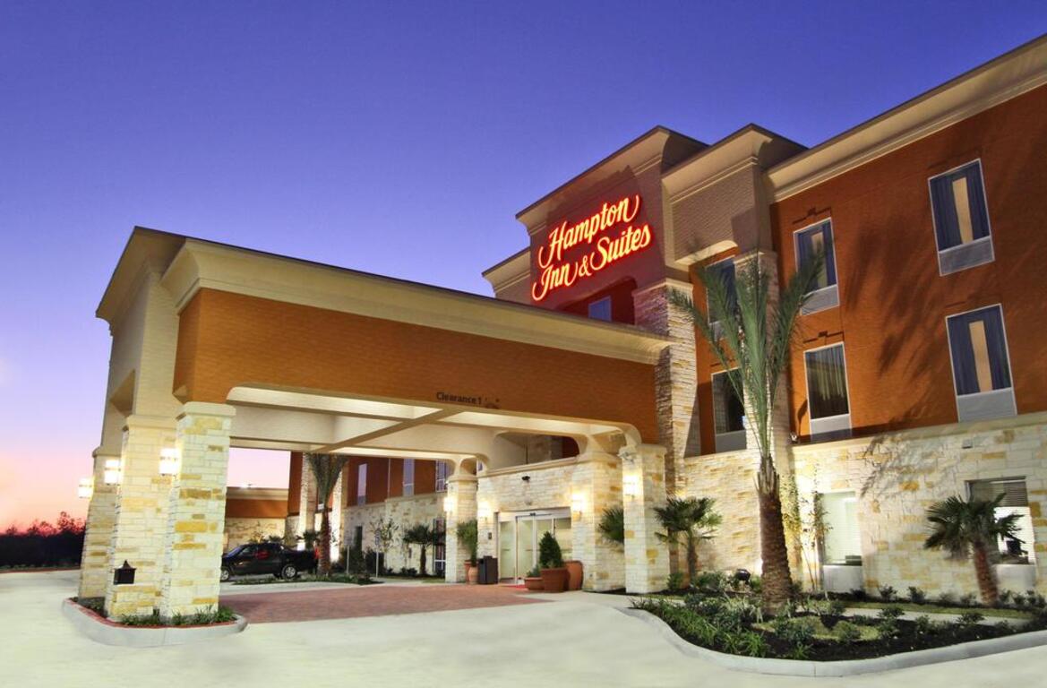 Hampton Inn & Suites Winnie photo