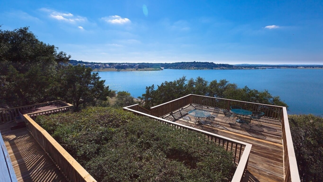 Enjoy Nature:Wildlife-Sunsets-2 Fire Pits Beautiful 140’ Lake Waterfront Home photo
