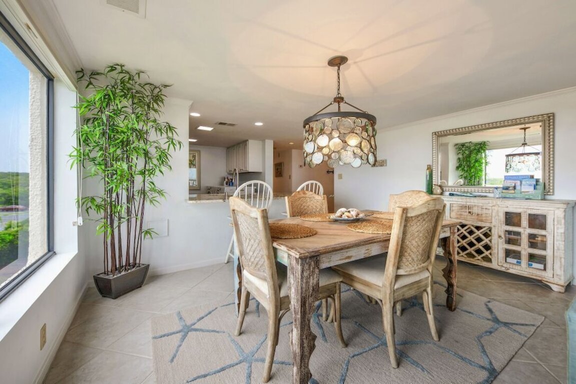 Beautiful Oceanfront Condo With Breathtaking Beach Views photo