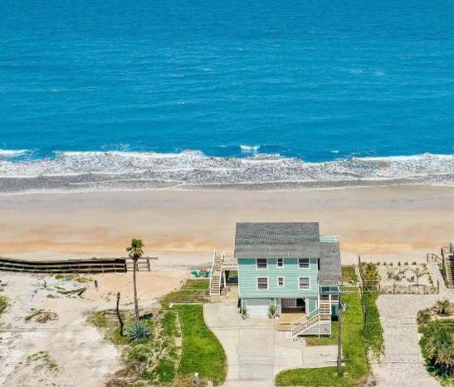 Hemingway Dream, 5 Bedrooms, Beach Front, Sleeps 14 photo