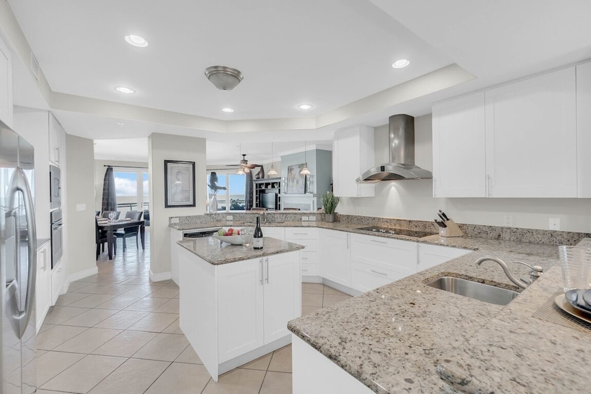 Ultimate Luxury Ocean Vistas-The largest condo in the best building on the beach photo