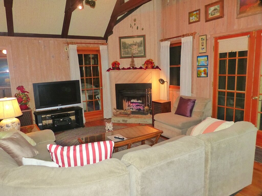 Spacious Lakefront Chalet Near Callaway Gardens & Roosevelt State Park photo
