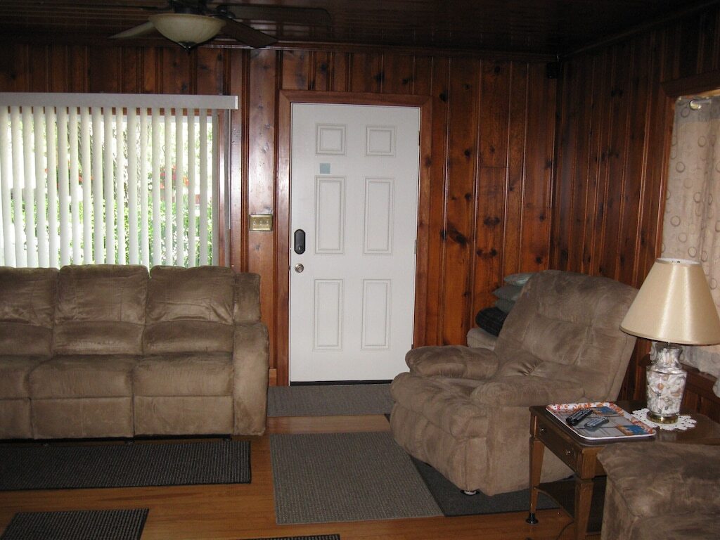 Cozy Beach Cottage on private lot near beach with private parking photo