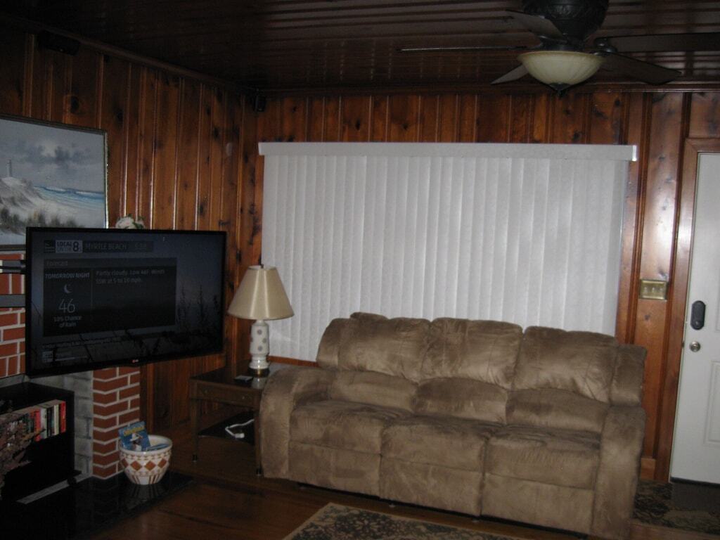 Cozy Beach Cottage on private lot near beach with private parking photo