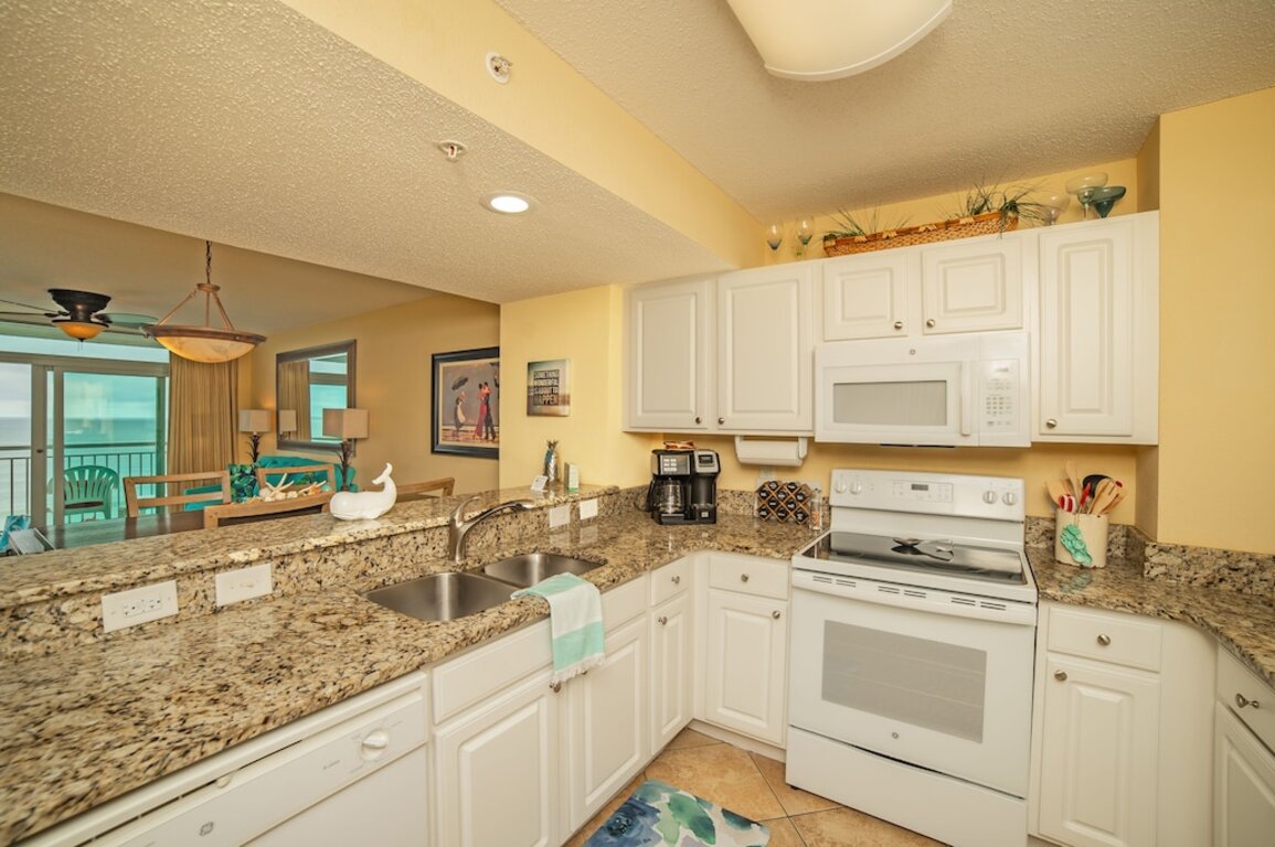 Direct Oceanfront, InDoor and OutDoor Pools-Lazy River~Hot Tub photo