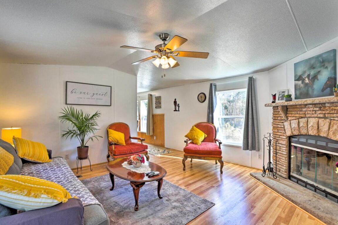 Rural Retreat with Deck 25 Mi to Georgetown! photo