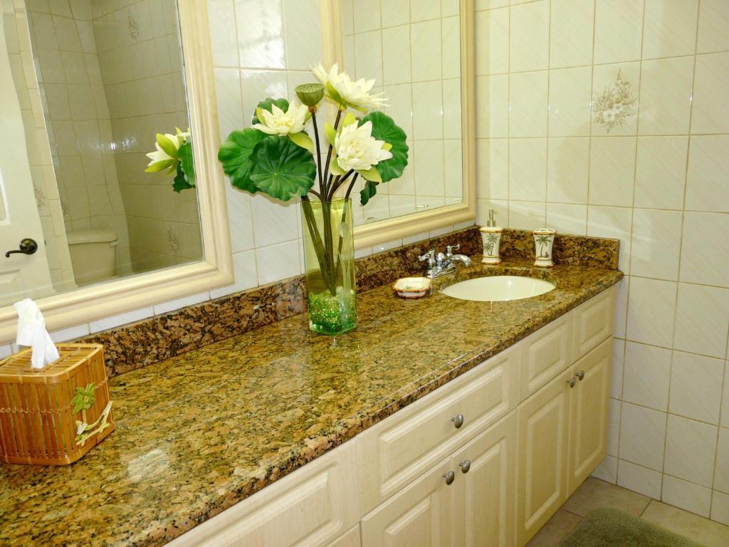 580 Blackmore Court photo